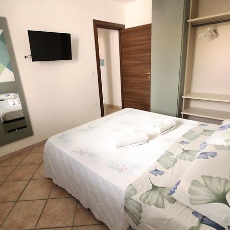 Residence Mare Azzurro Торе Сан Джовани Удженто Екстериор снимка
