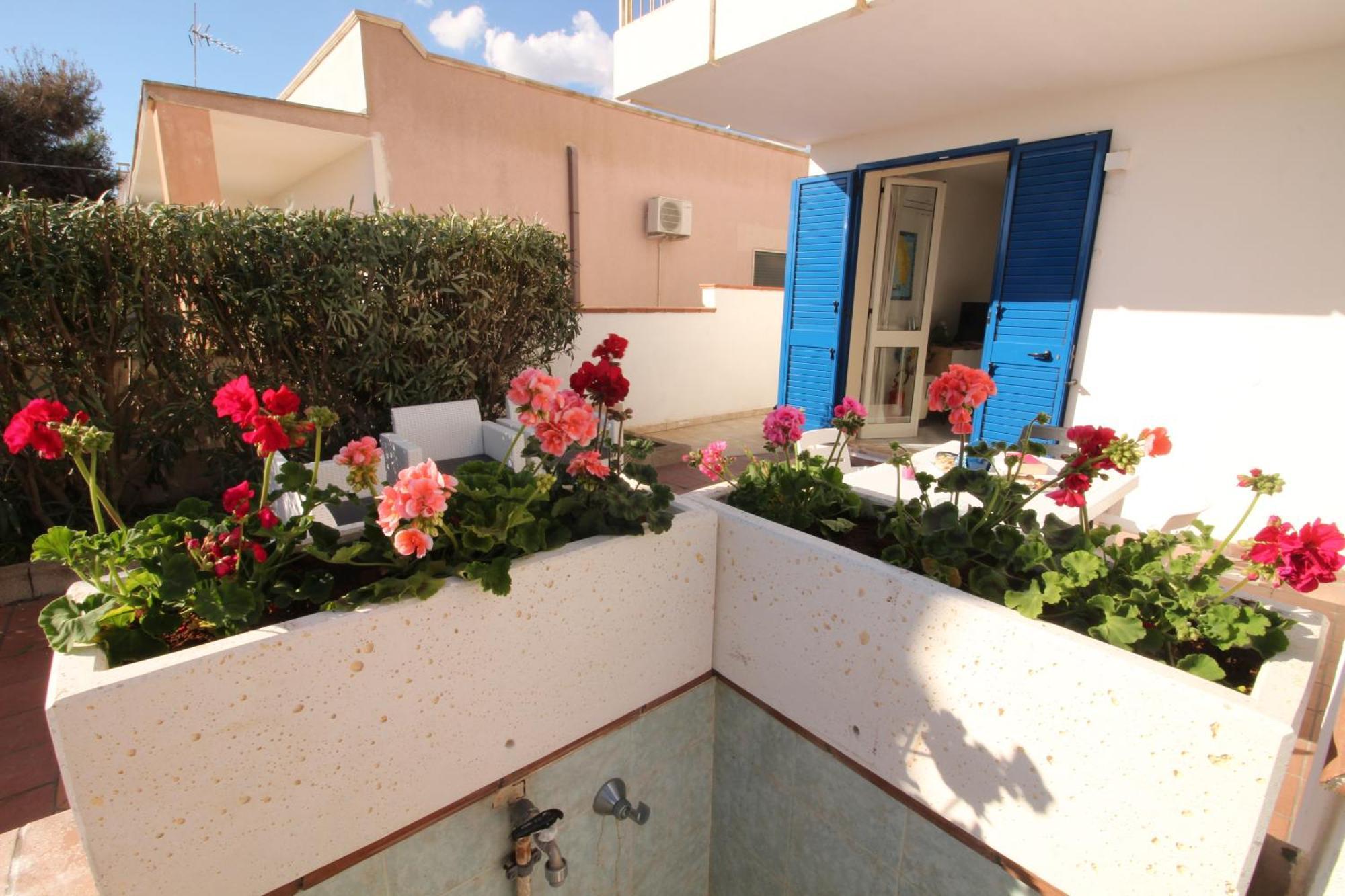 Residence Mare Azzurro Торе Сан Джовани Удженто Екстериор снимка