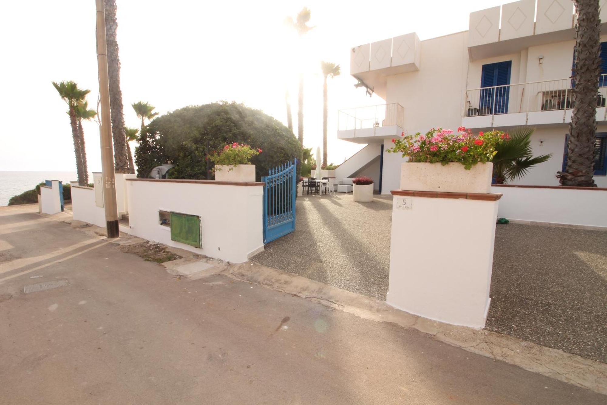 Residence Mare Azzurro Торе Сан Джовани Удженто Екстериор снимка