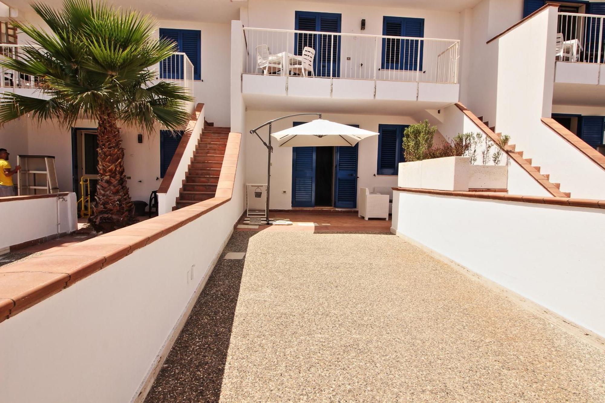 Residence Mare Azzurro Торе Сан Джовани Удженто Екстериор снимка