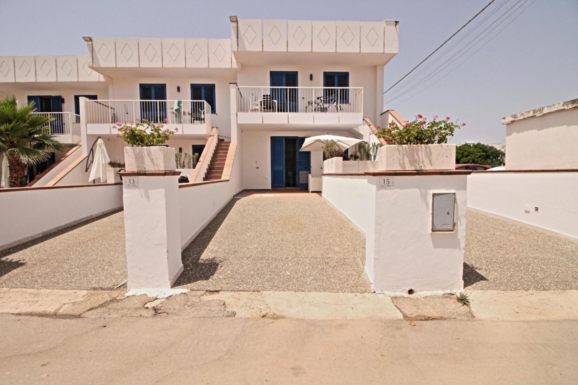 Residence Mare Azzurro Торе Сан Джовани Удженто Екстериор снимка